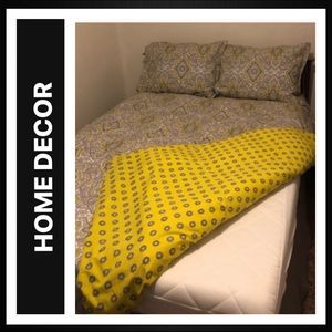 Queen Reversible Duvet Cover & Shams